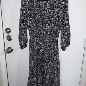 Elegant Black and White Patterned Dress